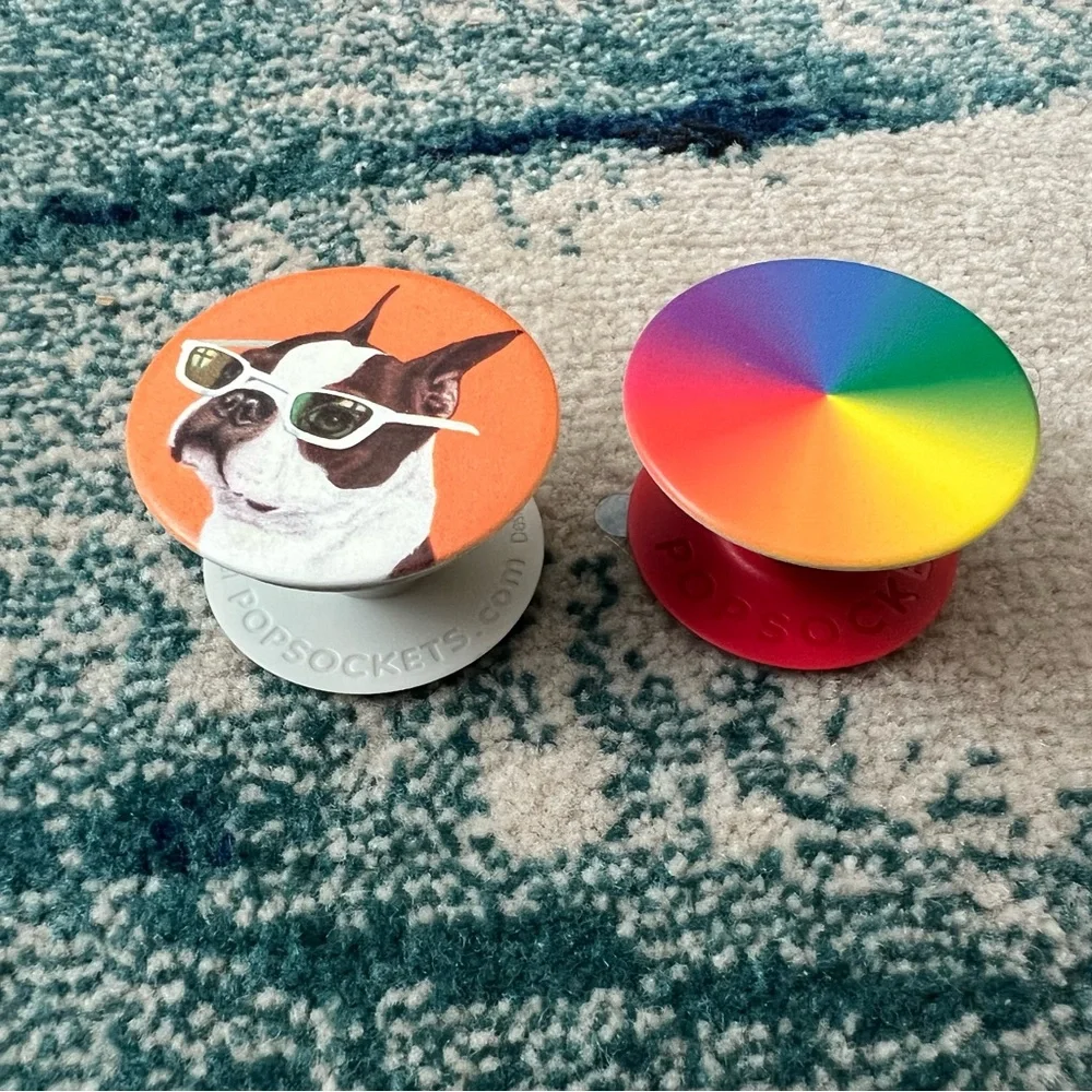NWOT- 2 fun pop sockets